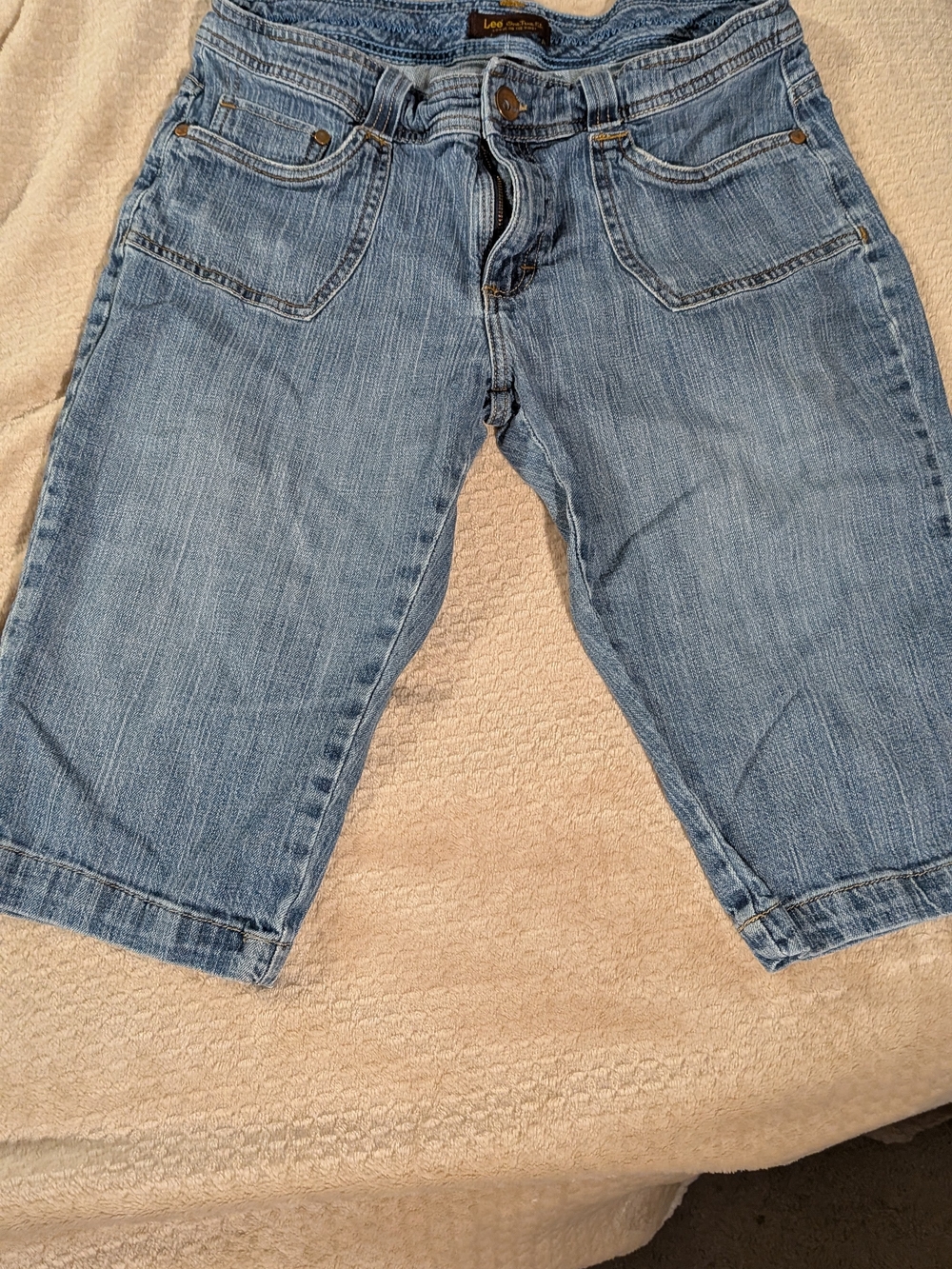 Lee Light Blue Denim Capris with Contrast Stitching